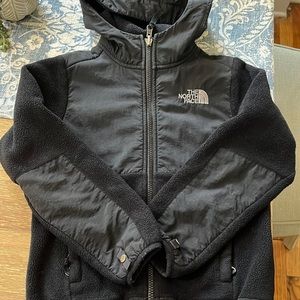 The North Face kid’s fleece, size XS/TP 6